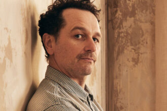 matthew-rhys-reveals-that-he-and-dave-annable-unsuccessfully-pitched-a-“brothers-and-sisters”-holiday-special