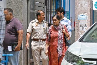 ‘i-traveled-1,400-km-by-train’:-kolkata-couple-and-13-year-old-son-arrested-in-du-professor-murder-case