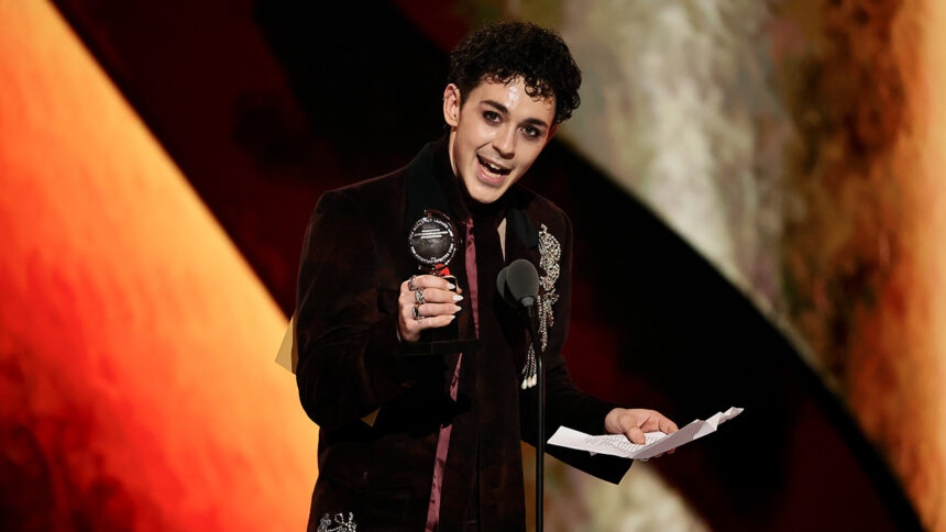 ali-louis-bourizqi-speaks-on-behalf-of-arab-theater-artists-and-palestine-in-an-emotional-speech-to-tony