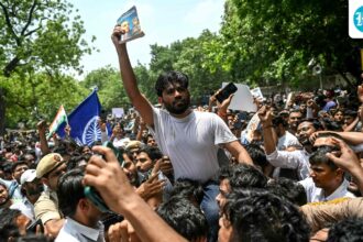 the-sarwar-janata-party-is-holding-a-protest-in-pune-on-june-11-demanding-pradhan’s-resignation