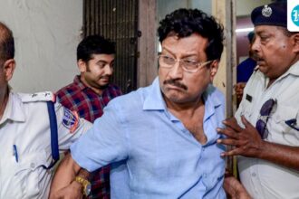 chants-of-‘thief’,-eggs-and-cow-dung-hurled-at-tmc-leader-sabyasachi-dutta-on-extortion-charges