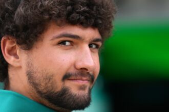fast-man-steadfast:-jack-crawford-is-the-only-american-driver-currently-in-formula-1
