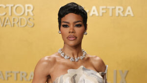 bet-awards:-teyana-taylor-receives-icon-of-the-year-award