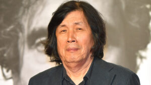 lee-chang-dong-receives-the-lifetime-achievement-award-from-the-malaysian-film-festival