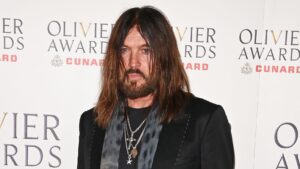 billy-ray-cyrus’s-health:-all-about-sepsis-diagnosis-and-vocal-problems