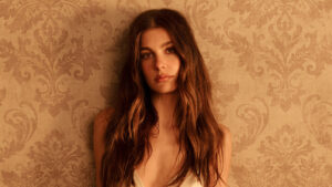 ‘something-very-bad-is-going-to-happen’-star-camila-morrone-on-soulmates,-superstition-and-the-golden-age-of-horror-acting