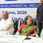 back-to-where-you-started?-the-tmc-crisis-has-sparked-talk-of-a-merger-with-the-congress,-the-party-mamata-left-in-the-1990s