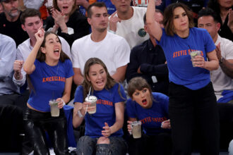 alana-haim’s-work,-taylor-swift’s-puns:-how-the-knicks-jerseys-went-viral