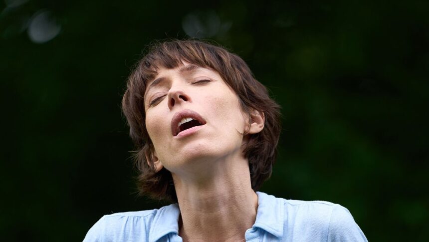 ‘the-listeners’-review:-rebecca-hall’s-tour-de-force-performance-carries-starz’s-eerie-and-elusive-semi-thriller