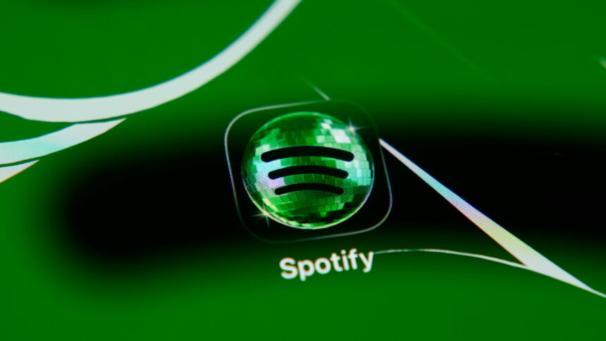 the-disco-ball-no-longer-exists!-spotify-returns-to-the-old-app-icon