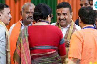 tmc-crisis-live:-suvendu-adhikari-to-meet-rebel-tmc-leaders-on-sunday-in-delhi-amid-nda-support-buzz
