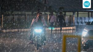 delhi-is-on-red-alert-as-imd-warns-of-thunderstorms,-lightning-and-winds-of-up-to-80-kmph