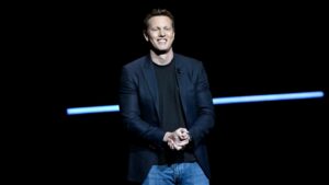 david-ellison’s-$111-billion-merger-between-paramount-and-warner-bros.-greenlight-by-justice-department