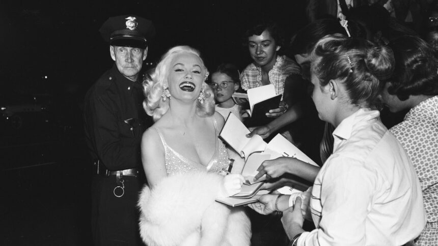 when-mamie-van-doren-met-howard-hughes:-“when-i-looked,-there-wasn’t-much-there.”