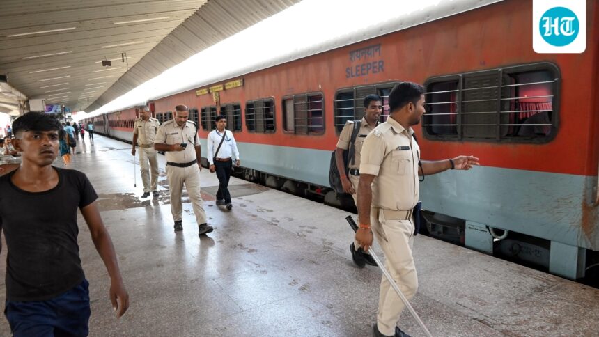 stone-pelting-and-vandalism-at-patliputra-station-in-bihar-as-exam-bound-students-struggle-to-find-trains