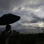 the-regional-meteorological-center-says-strong-winds-are-likely-to-lash-delhi-ncr-during-the-next-two-hours