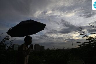 the-regional-meteorological-center-says-strong-winds-are-likely-to-lash-delhi-ncr-during-the-next-two-hours