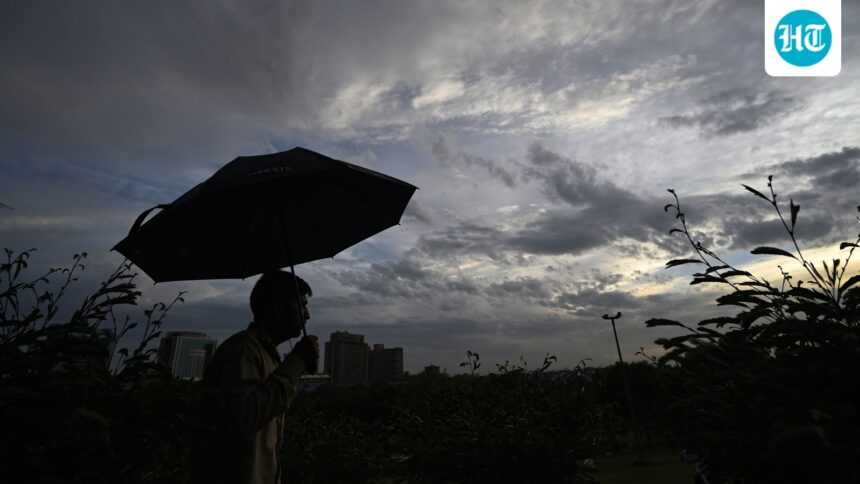 the-regional-meteorological-center-says-strong-winds-are-likely-to-lash-delhi-ncr-during-the-next-two-hours