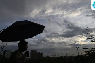 delhi-records-38.5-degrees-celsius,-imd-predicts-rain-and-thunderstorms-on-monday