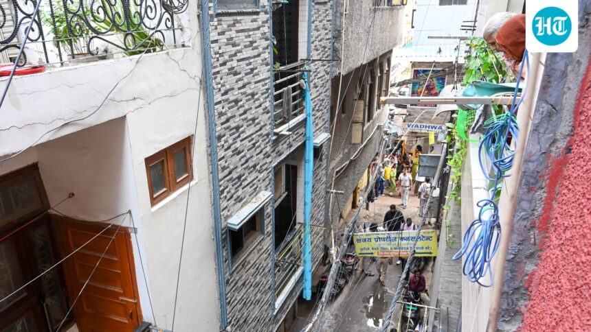 he-deliberately-set-fire-to-a-building-in-tughlaqabad-delhi-with-over-inr-50000-in-debt-3-knots | GIBN he-deliberately-set-fire-to-a-building-in-tughlaqabad,-delhi-with-over-inr-50,000-in-debt;-3-knots