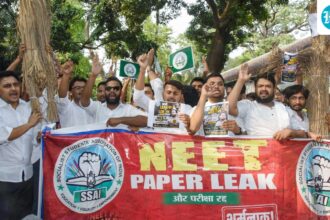 nta-admits-flaws-in-neet-portal-as-19-year-old-from-bihar-withdraws-refunds