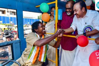 a-scheme-offering-free-rides-to-women-on-state-run-buses,-a-key-promise-of-the-united-democratic-front,-has-been-launched-in-kerala