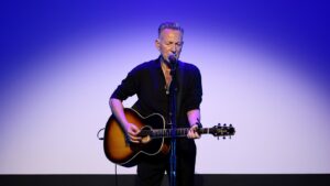 bruce-springsteen-dedicates-the-harry-belafonte-social-justice-award-to-the-citizens-of-minneapolis,-los-angeles,-and-the-citizens-of-portland-“who-stood-against-the-federal-invasion-of-their-cities.”