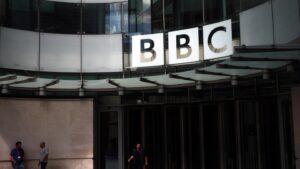 bbc-cuts-550-jobs,-eyes-further-staff-cuts,-cuts-content-spending-by-$107m,-‘reviews’-channels