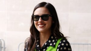 olivia-rodrigo’s-album-“you-look-so-sad”-reveals-the-one-pattern-that-every-sad-couple-in-love-repeats
