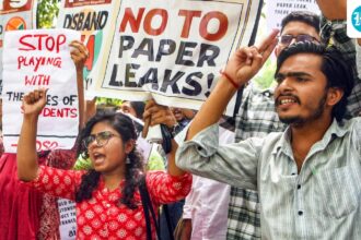 teenage-neet-student-dies-by-suicide-in-coimbatore,-tamil-nadu;-protests-break-out-for-“justice”