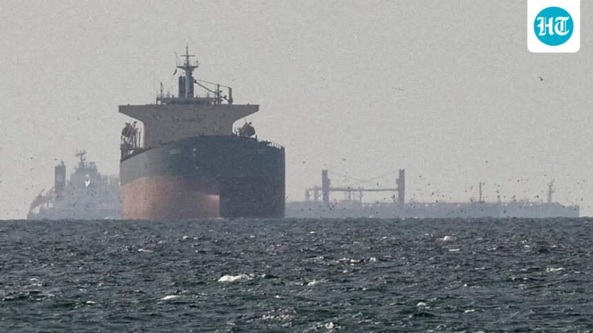 after-lng-tanker-disha,-no-indian-flagged-ship-has-exited-the-arabian-gulf:-ministry-of-shipping