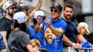 spike-lee,-timothee-chalamet-and-all-the-stars-seen-at-the-new-york-knicks-parade