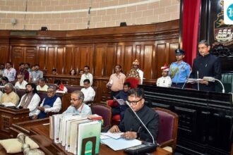 tmc-factions-sit-separately-as-the-west-bengal-assembly-session-begins,-the-first-public-display-of-division