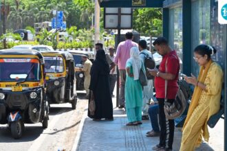 32-buses-out-of-2,766-ply-on-roads:-mumbai’s-best-strike-leaves-passengers-stranded