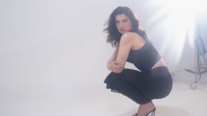 steven-spielberg-scared-eve-hewson-–-and-she-loved-him