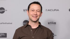 joseph-gordon-levitt-and-sophia-bush-defend-ties-to-peter-thiel’s-secret-dialogue-group