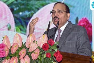 posts-about-cji,-union-ministers-playing-badminton-at-uk-event-false:-govt-to-delhi-hc
