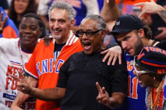 john-turturro-walked-across-the-brooklyn-bridge-so-he-could-attend-the-knicks’-parade