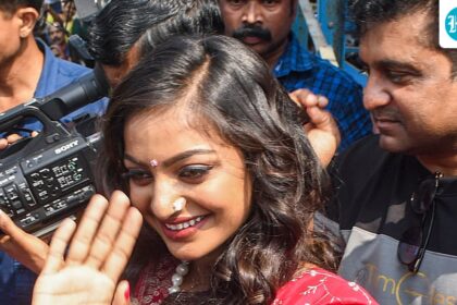 kerala-high-court-orders-police-protection-for-viral-kumbh-mela-girl