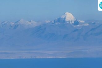 the-kailash-mansarovar-yatra-begins,-and-the-first-batch-crosses-into-china-through-the-nathu-la-pass