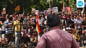 chants-of-‘go-pradhan-go’-ring-out-at-jantar-mantar-as-protesters-bang-thalis-and-chamash-|-video