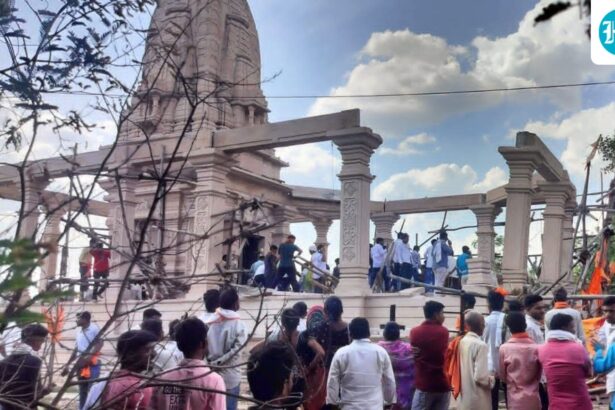 six-dead-and-many-injured-after-the-roof-of-a-temple-under-construction-collapsed-in-parbhani,-maharashtra-video