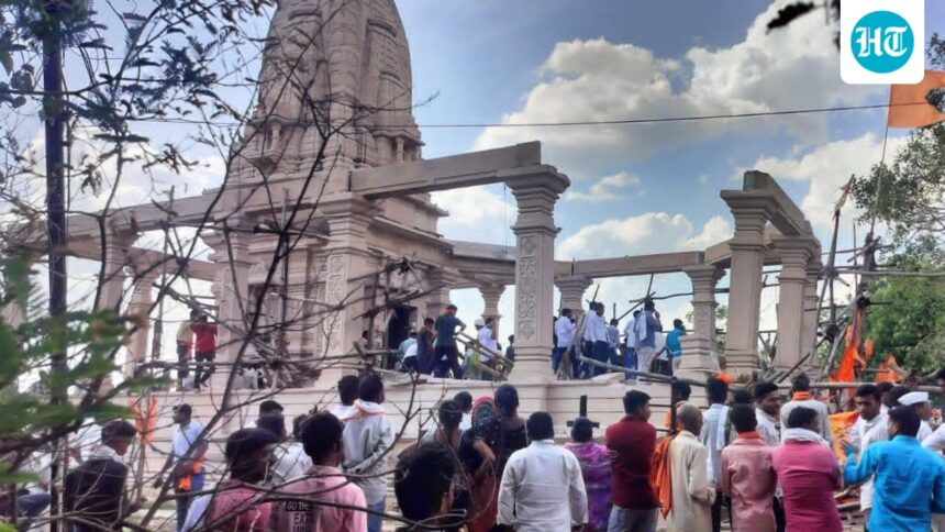 six-dead-and-many-injured-after-the-roof-of-a-temple-under-construction-collapsed-in-parbhani-maharashtra-video | GIBN six-dead-and-many-injured-after-the-roof-of-a-temple-under-construction-collapsed-in-parbhani,-maharashtra-video