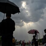 delhi-witnesses-rain-showers-and-cloudy-skies-this-week;-heavy-rain-expected-in-bengal-tomorrow-see-imd-forecasts