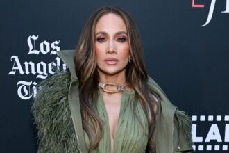 jennifer-lopez-wants-‘toxic-obsessive-love’-back.-here’s-what-you’re-really-asking-for