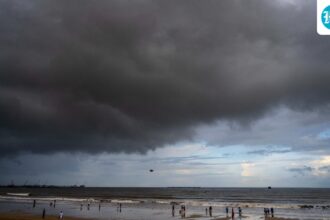 heavy-rain-lashes-mumbai-ahead-of-monsoon,-bmc-issues-orange-alert-after-imd-rain-forecast