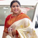 crisis-in-amma:-actress-mallika-sukumaran-is-among-17-members-to-resign-after-shwetha-menon’s-exit