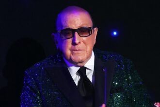 who-was-clive-davis?-5-things-about-the-record-producer-who-died-at-the-age-of-94