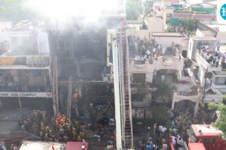 the-lucknow-fire-brigade-received-a-demolition-notice-for-illegal-construction-in-2016,-which-was-canceled-within-two-months.