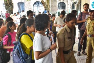 absence-of-neet-students-who-are-late-in-the-exam-is-sparking-a-tussle-between-the-bjp-and-kunj.-bengaluru-police-is-verifying-the-facts
